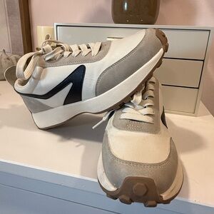 Dolce Vita Bynx Lace-Up Jogger Sneakers